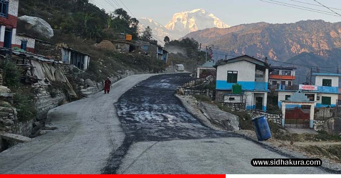 बेनी–पाखापानी सडकः किराखोर–नेप्टेचौर खण्डमा धमाधम कालोपत्र हुँदै