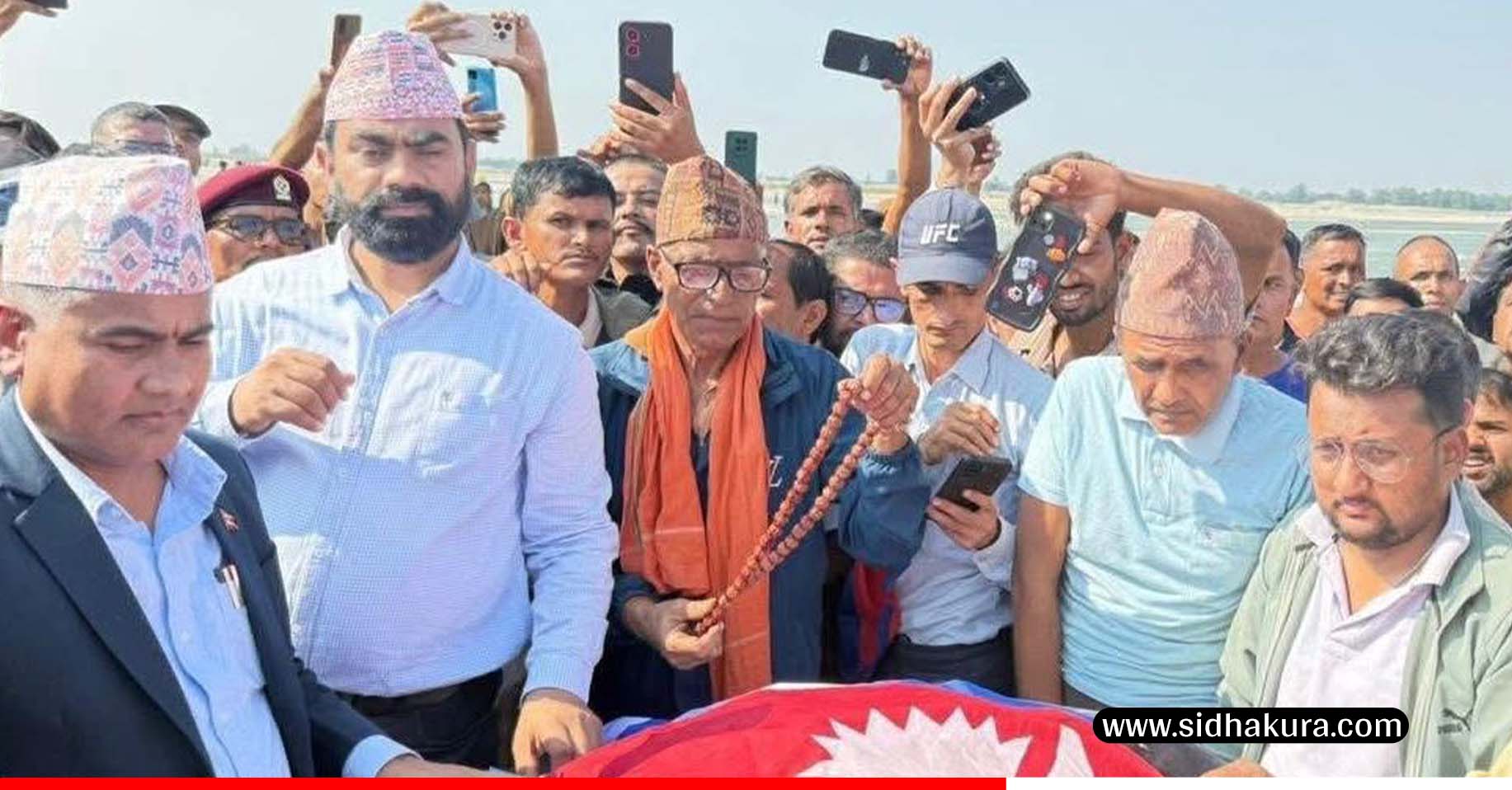 विपीन जोशीः गाजामा मारिए, महाकालीमा बिलाए