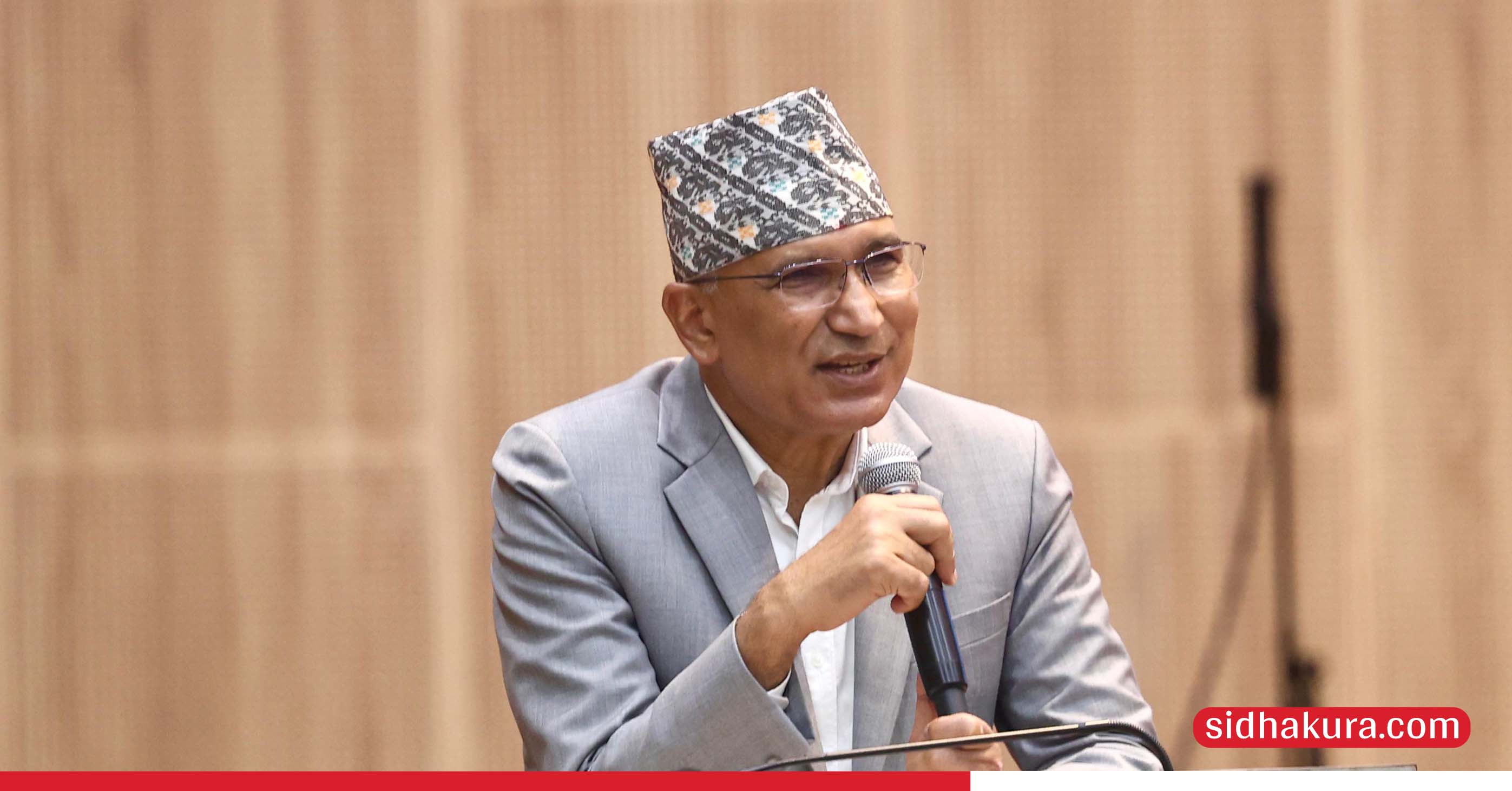 सरकारले राष्ट्रिय महत्वका सडक पूर्वाधारलाई प्रथामिकता दिइरहेको छः अर्थमन्त्री पौडेल