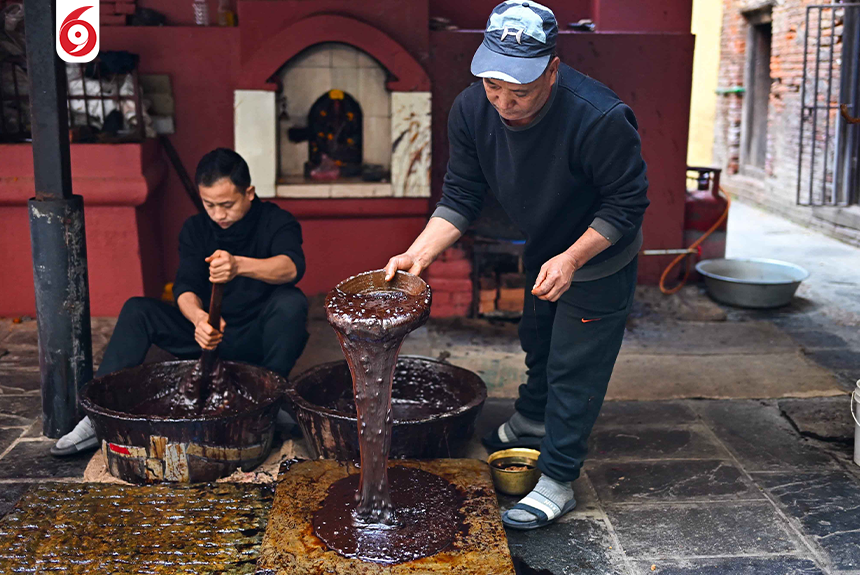 माघे सङ्क्रान्ति नजिकिँदै गर्दा परम्परागत चाकु उत्पादकहरू ब्यस्त(तस्बिरहरु)