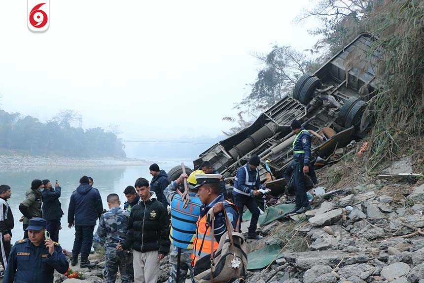 धादिङ बस दुर्घटना, घटना स्थलदेखि राष्ट्रिय ट्रमा सेन्टरसम्म(तस्बिरहरु)
