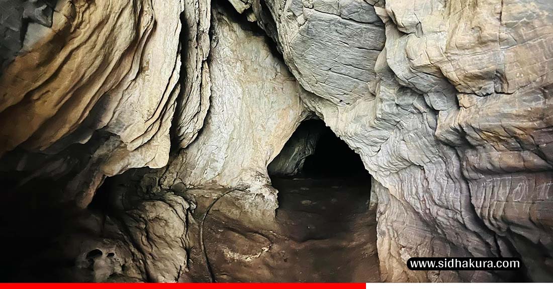 पर्यटकको पर्खाइमा धुर्कोटको विचित्र गुफा