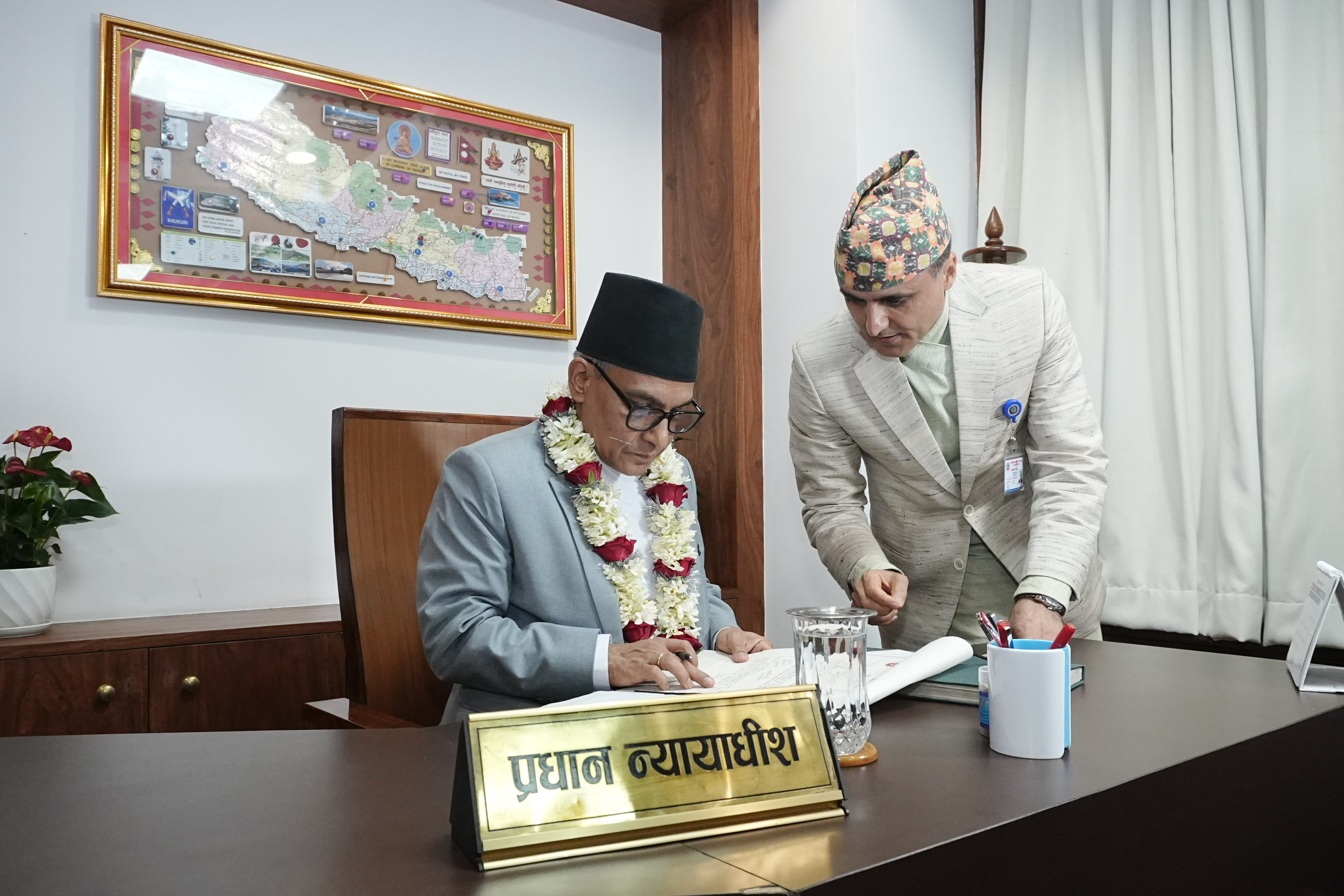 नवनियुक्त प्रधानन्यायाधीश डा. मनोजकुमार शर्माद्वारा पदभार ग्रहण
