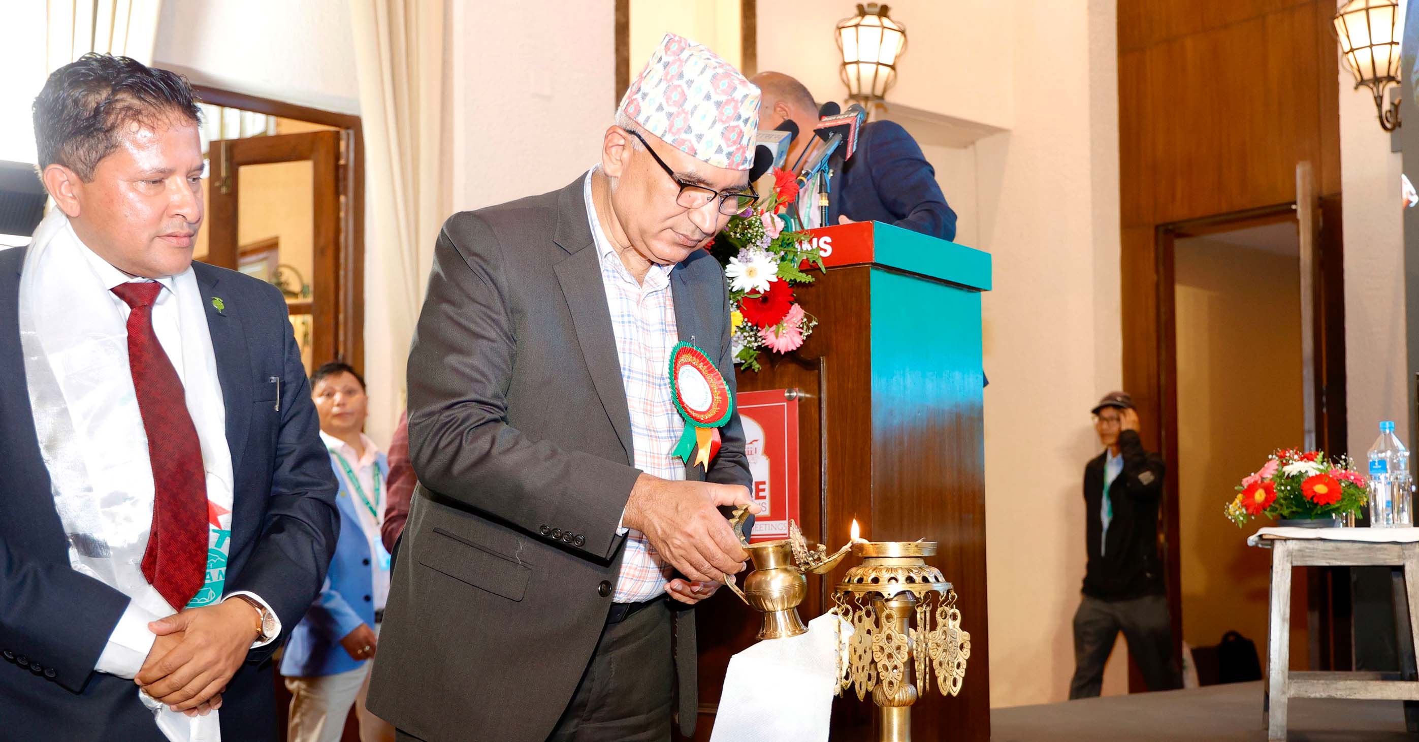 लगानीको वातावरण सिर्जना गर्न सरकार लागिरहेको छः उपप्रधानमन्त्री पौडेल