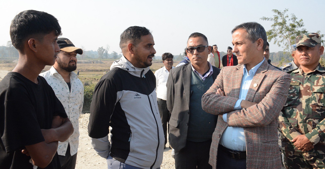 गृहमन्त्री अर्यालद्वारा निमार्णाधीन सुक्खा बन्दरगाह निरीक्षण