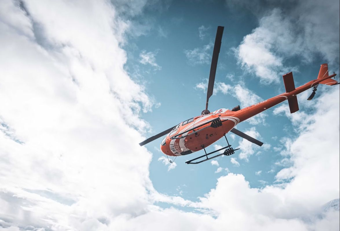 झापामा बालेन सवार हेलिकप्टर ल्याण्ड गर्न एमालेको अवरोध, काठमाडौँ फर्किएर जहाजमा जाँदै