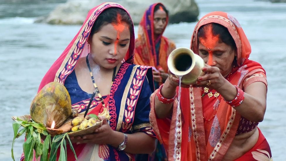 आज छठको मुख्य दिन- सूर्यको पूजा गरी उल्लासपूर्वक मनाइँदै