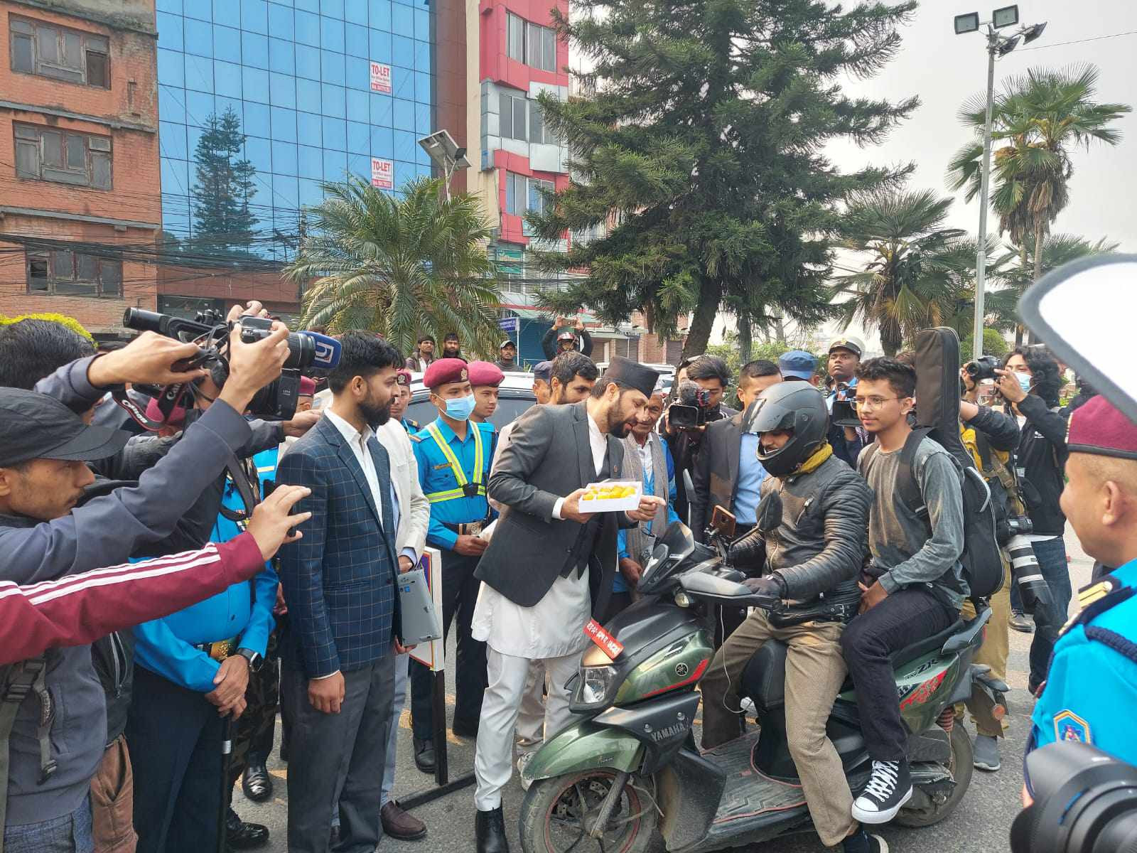 नयाँ वर्षका दिन उत्सवमय चहलपहल