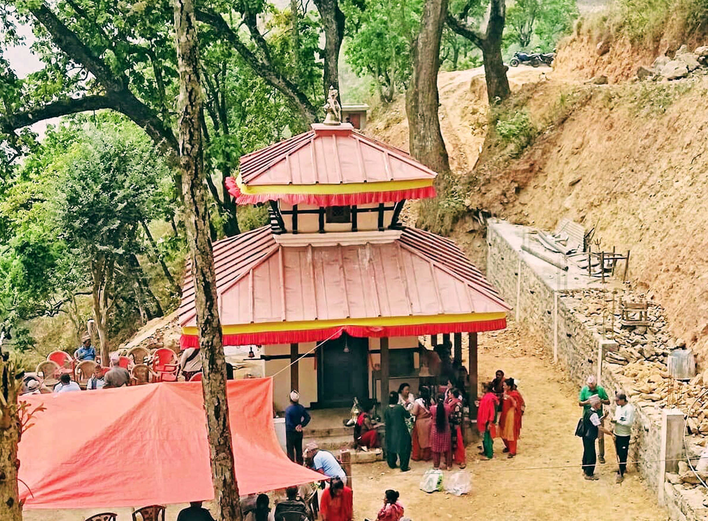 भूकम्पले क्षति पुर्याएको अर्लाङ्दी मन्दिर जीर्णोद्धार