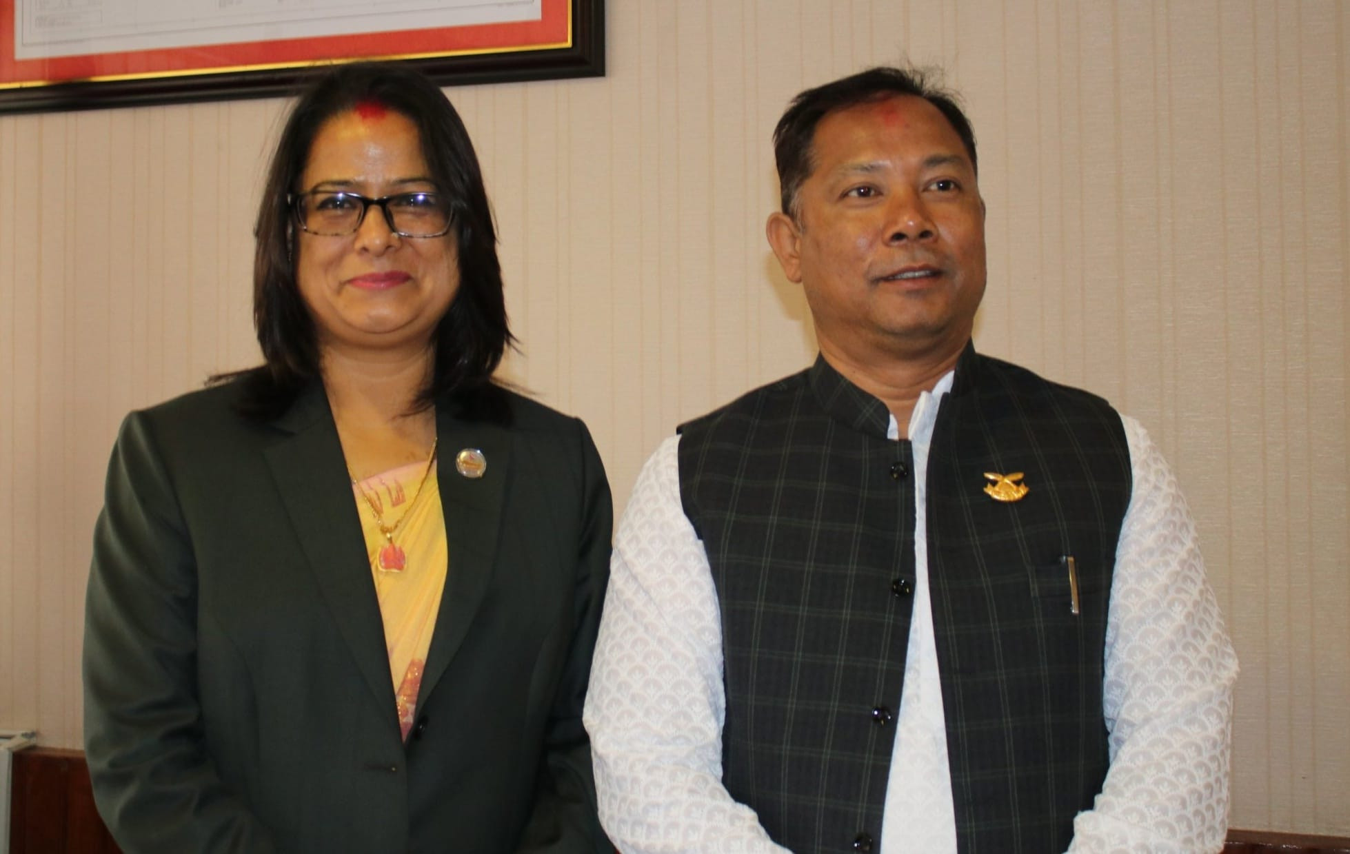 रेशमले रञ्जितालाई भने:'मैले तिमीलाई सम्झाउन सकिन प्रिय,लोग्ने स्वास्नीका कारण पार्टी डुब्ने भो'