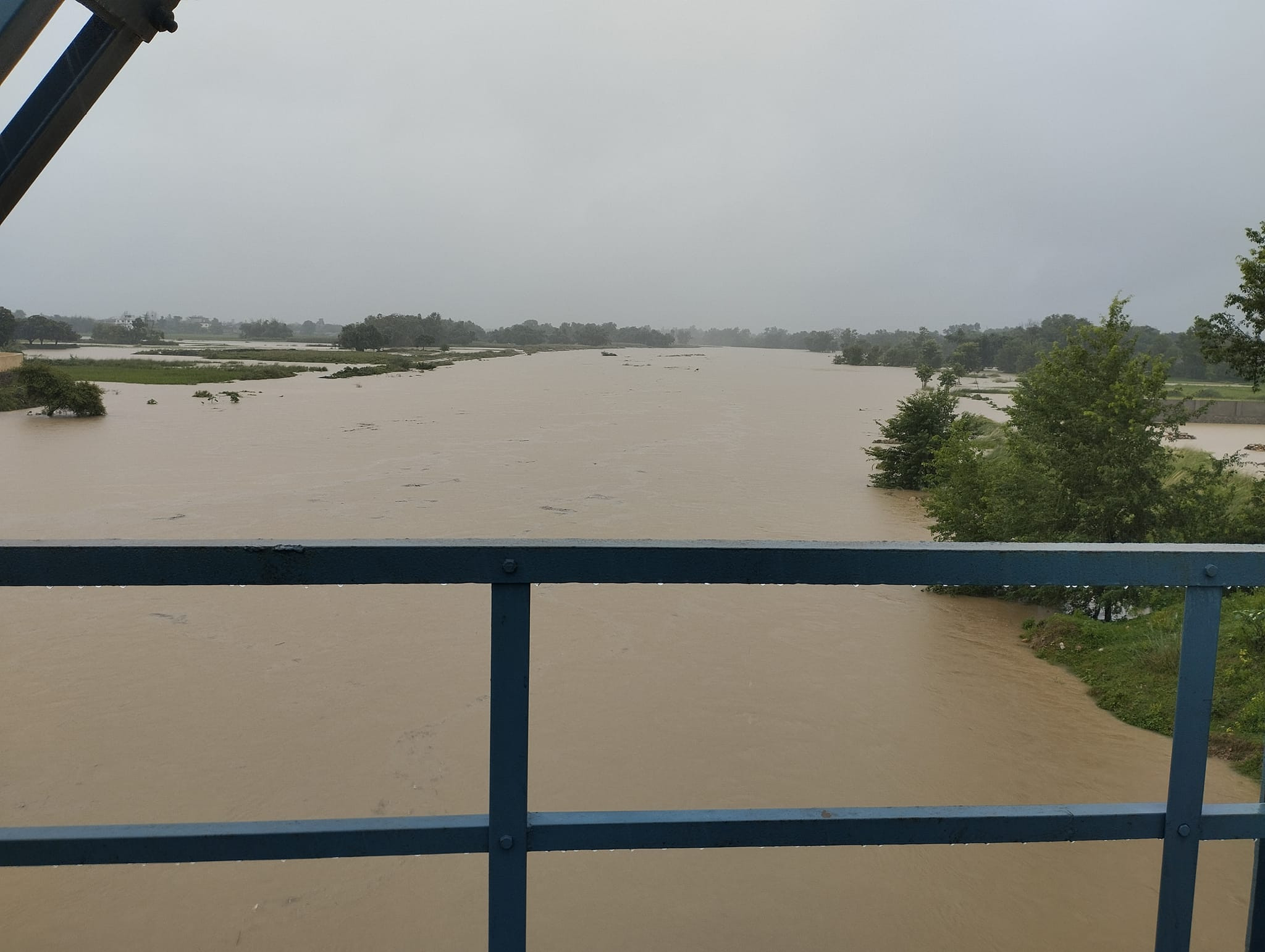बाढीले पर्साका सडक अवरुद्ध