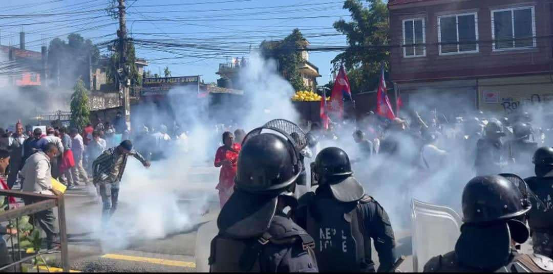 पोखरामा रास्वपा कार्यकर्तामाथि अश्रुग्यास प्रहार (भिडियो)