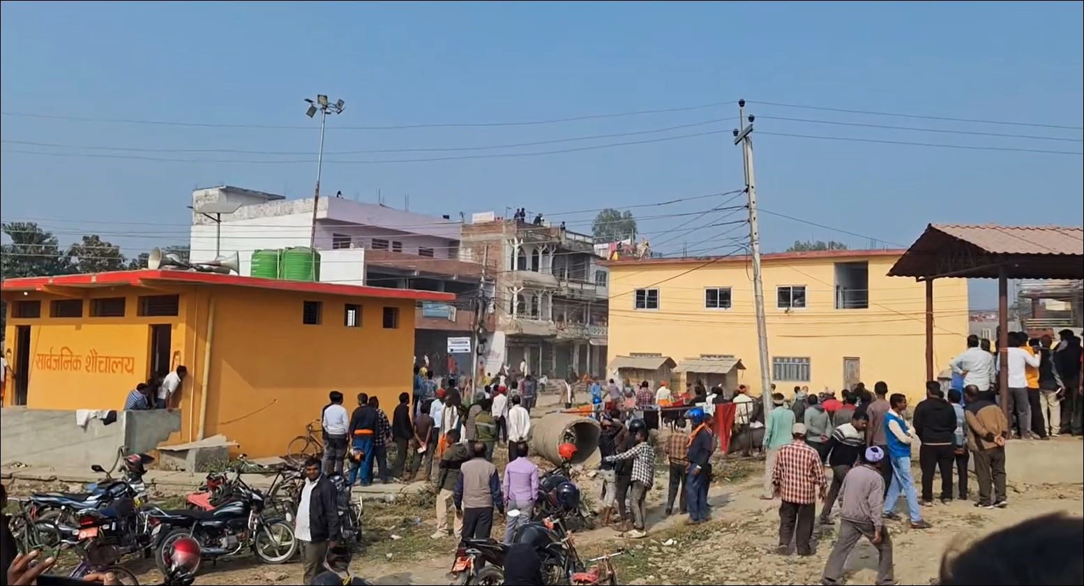प्रहरीको गोलीबाट ज्यान गुमाएका साह आन्दोलनकारी होइनन्, सर्लाहीमा बिहानैदेखि प्रदर्शन