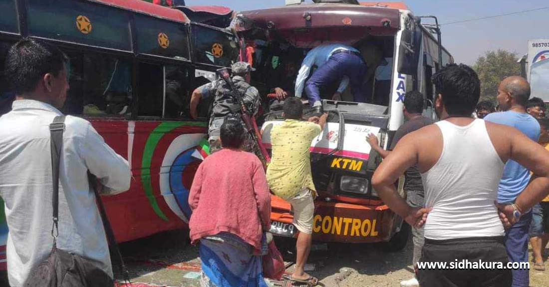 देउखुरीमा बस दुर्घटना हुँदा २४ जना घाइते, केहिको अवस्था गम्भीर
