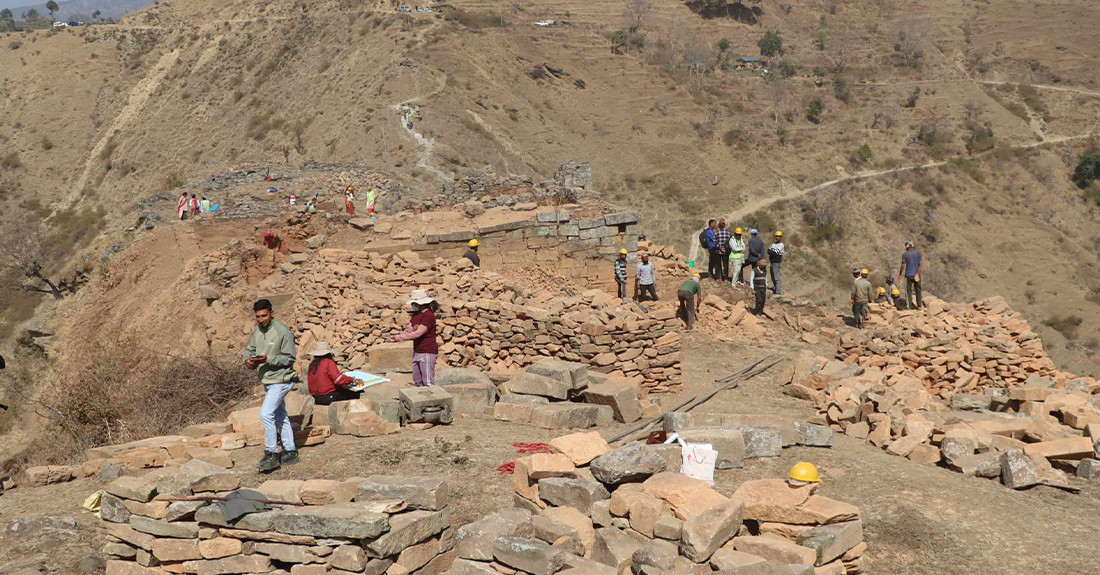ऐतिहासिक स्थल अजयमेरुकोटको उत्खनन गरिँदै