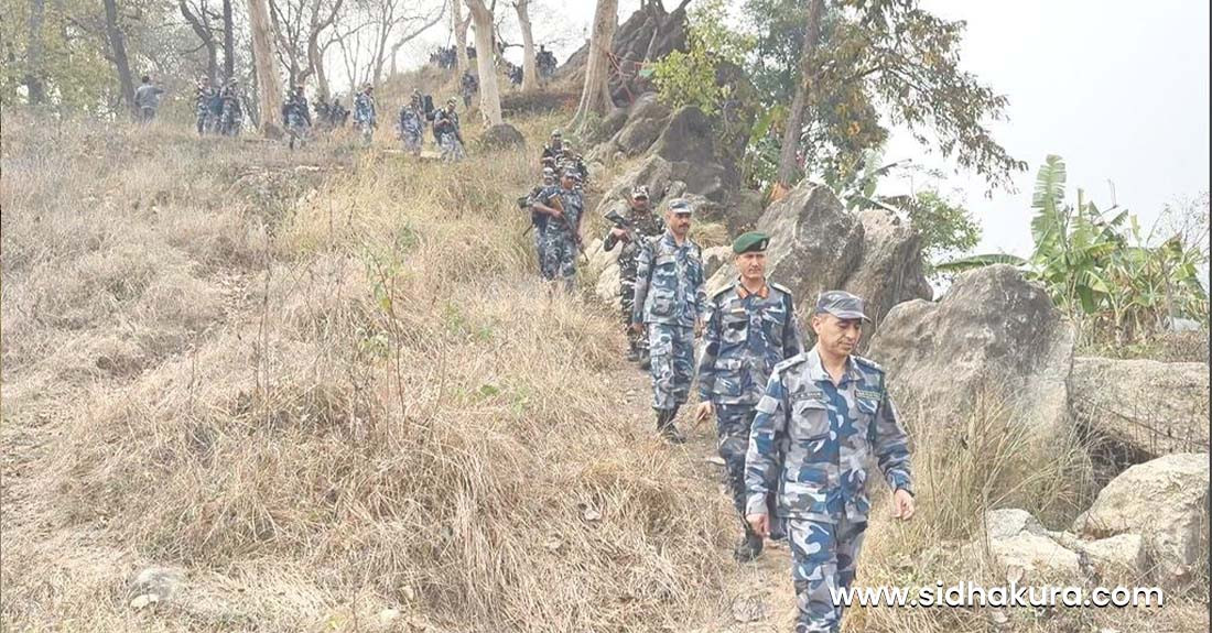सशस्त्रको एक पल्टुनको एक फौज २४सै घण्टा सीमा गस्तीमा
