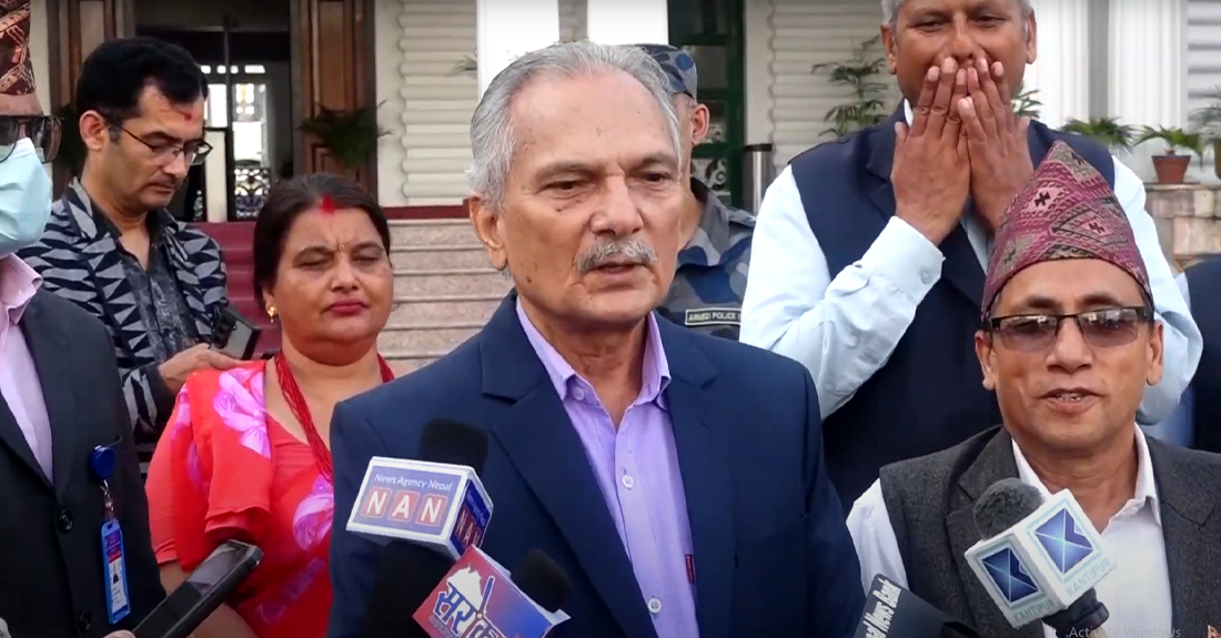 बाबुराम भट्टराईले भेटे प्रधानमन्त्री ओली : शान्ति प्रक्रियालाई निष्कर्षमा पुराउन ध्यानाकर्षण