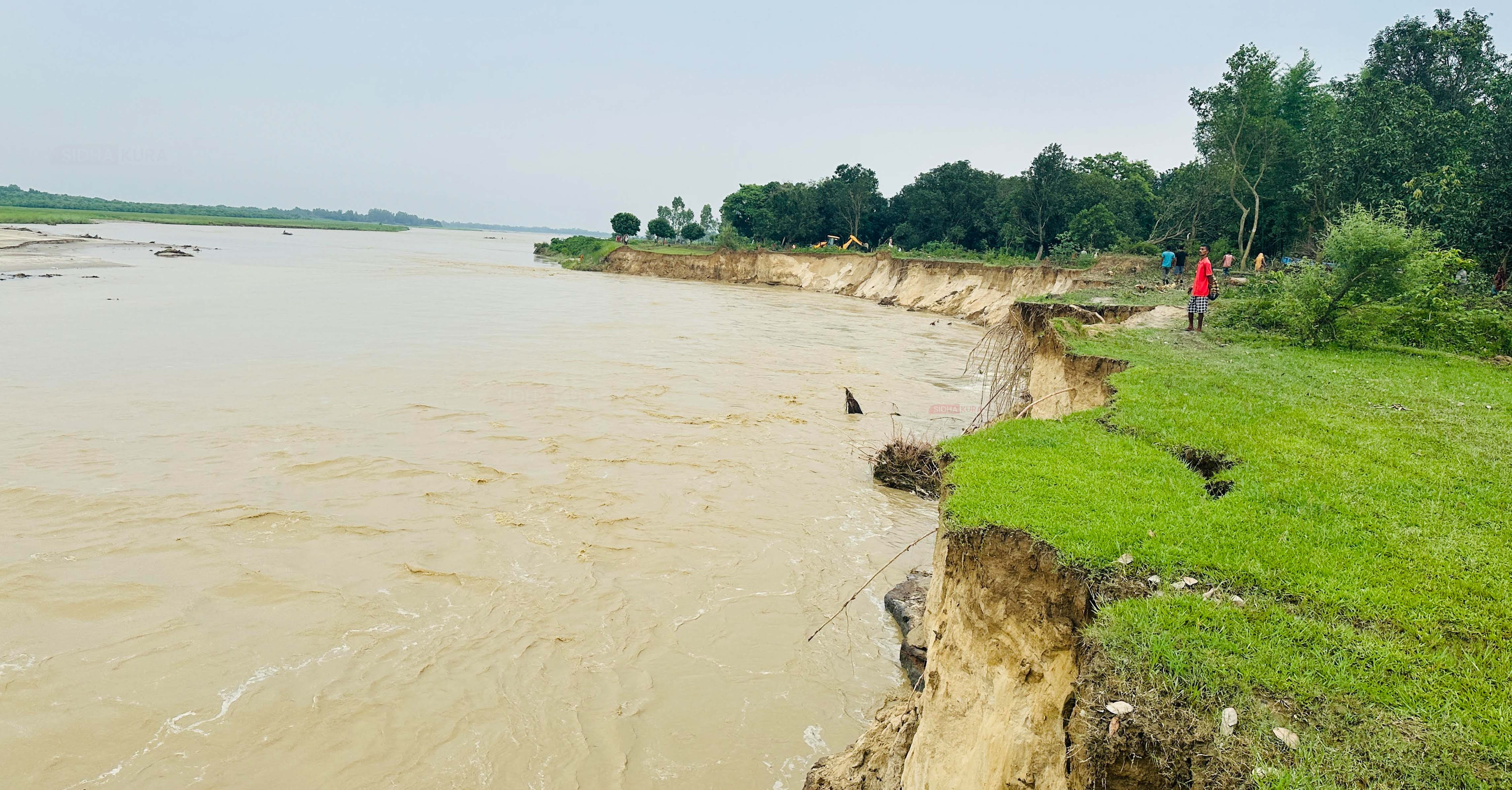 बस्ती पस्दैछ बलान नदीको बाढी