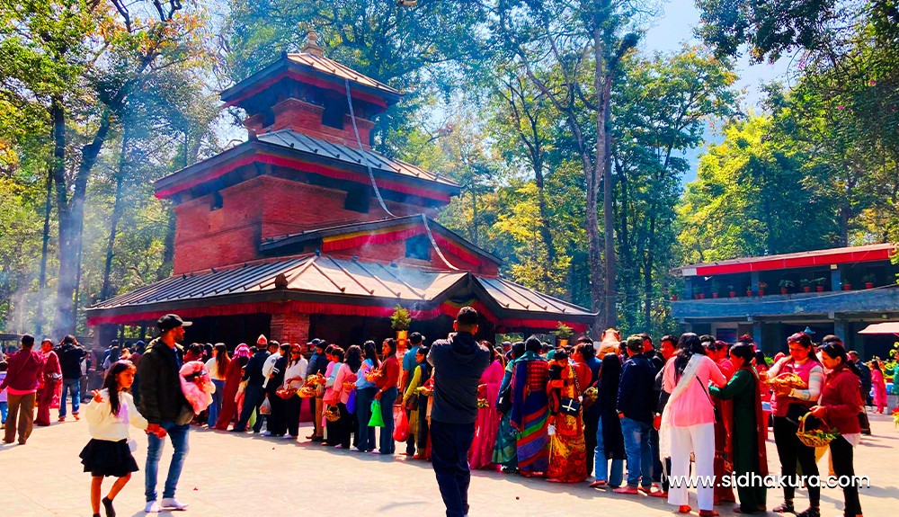 चैतेदसैँमा कालिका मन्दिरमा धार्मिक पर्यटकको घुइँचो