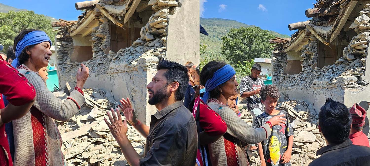 बझाङ पुगेका प्रधानमन्त्रीलाई रविको आग्रह, भुकम्पले चर्किएका घरहरू हेलिकप्टरको आवाजले नभत्किउन्