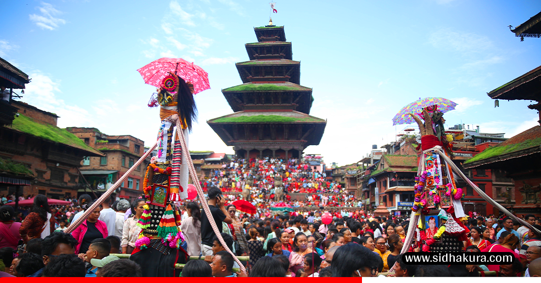 १० तस्विरमा हेर्नुहोस् भक्तपुरमा गाइजात्राको उल्लास