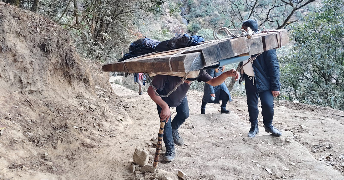 भरियाले धानेकोे खुम्बु क्षेत्रको ढुवानी