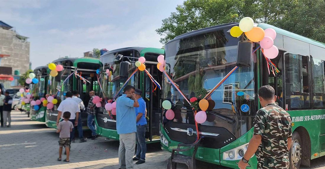 इटहरीमा सुरु भयो बिजुली बस सेवा