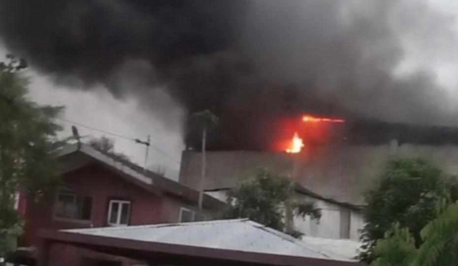 बुटवलको डेल्टा मार्टमा लागेको आगो पाँच घण्टापछि नियन्त्रणमा