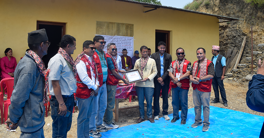 चन्दा सङ्कलन गरेर विद्यालय भवन निर्माण