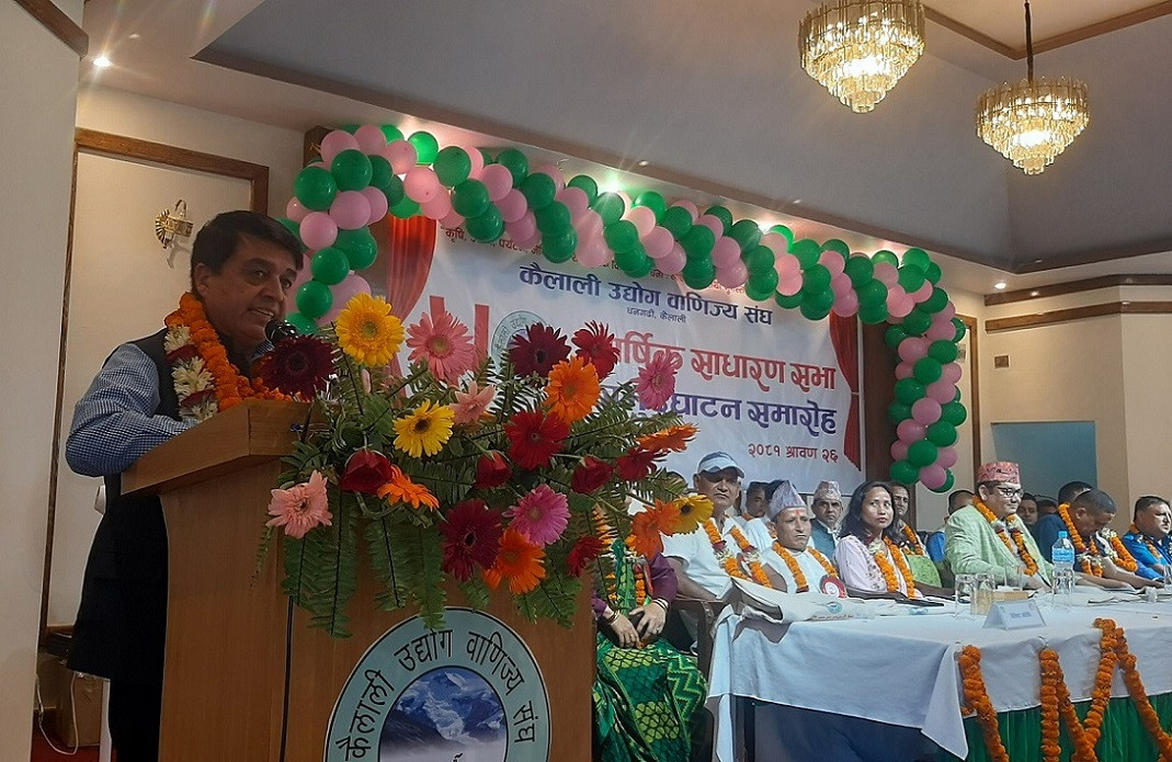 ‘राजनीतिक र नीतिगत स्थायित्वले अर्थतन्त्रमा सुधार’: चन्द्र ढकाल