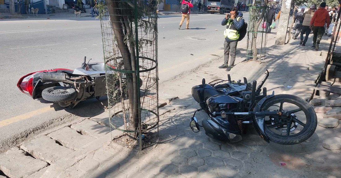 बल्खुमा दुर्गा प्रसाईँ समूह र युवासंघका कार्यकर्ताबीच ढुंगा हानाहान