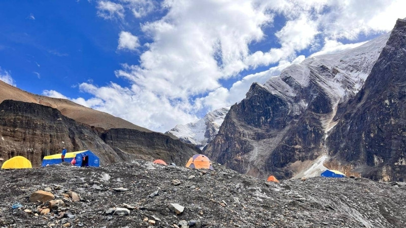 पाँच आरोहीको शव एक सातादेखि धौलागिरि हिमालमै