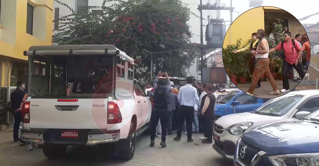 दुर्गा प्रसाईलाई युवाकाे समूहद्वारा कालोमोसो दलियाे