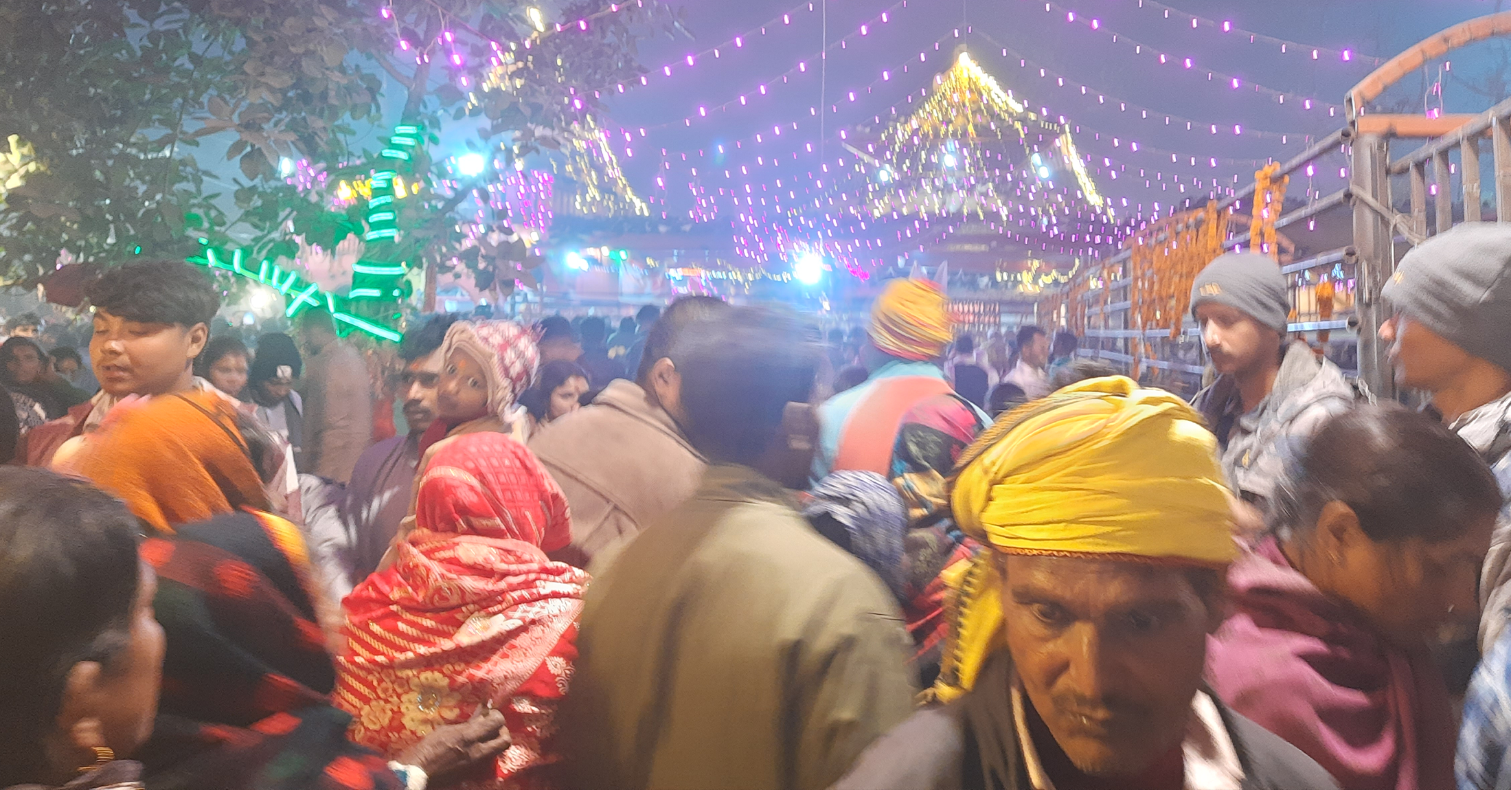 गढीमाई मेलामा दर्शनार्थीको घुइँचो