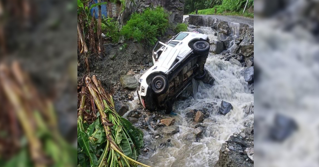 बाढीले गाडी बगायो, विद्यालय र ज्येष्ठ नागरिक आश्रमको भवनमा क्षति