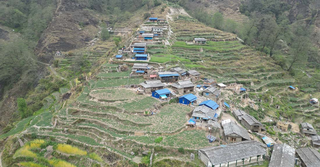 पहिरोका कारण रित्तिदै म्याग्दीको चौरखानी गाउँ
