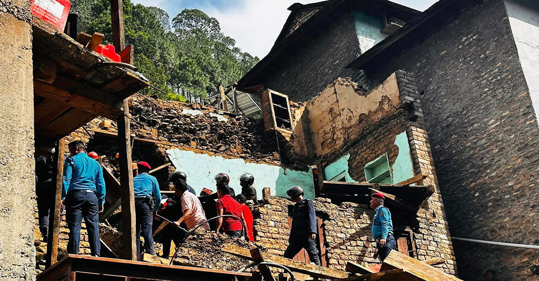 बागलुङमा घर भत्काउने क्रममा एकको मृत्यु, ११ जना घाइते