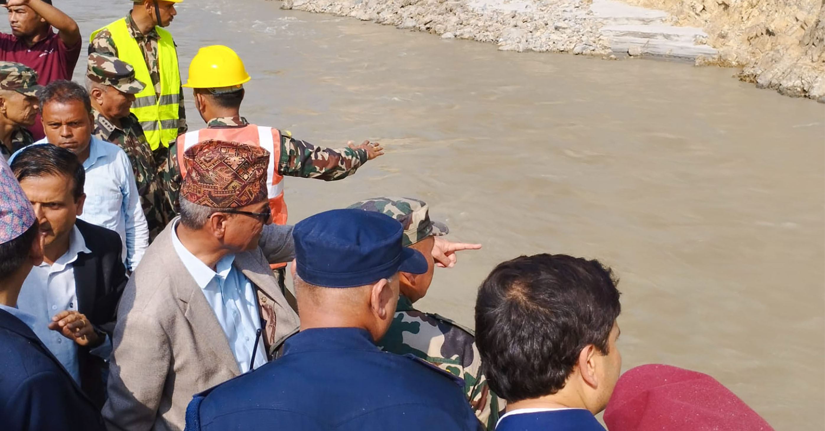 एक साताभित्र बीपी राजमार्गमा सवारी चलाउने व्यवस्था हुन्छः गृहमन्त्री लेखक