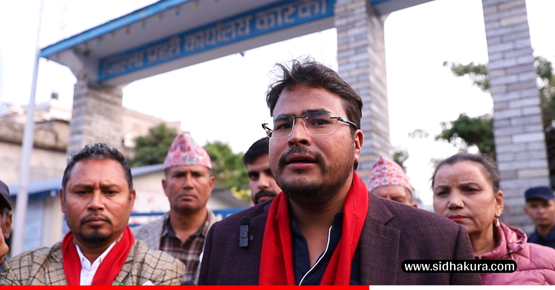 रविलाई भेटेपछि ज्ञानेन्द्र शाही भन्छन्ः 'रवि माथिकाे राज्य आतङ्कविरुद्ध एकजुट हौँ '