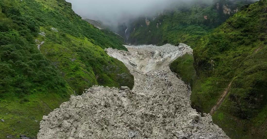 थासाङ हिउँपहिरोः थुनिएको बोक्सीखोला बग्न थाल्यो