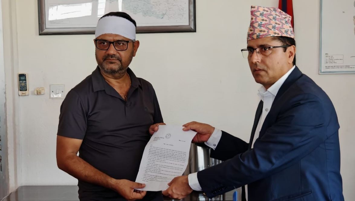 रास्वपा झापाले एमाले पार्टी कार्यालय निर्माणका लागि १५ रुपैयाँ सहयोग पठायाे