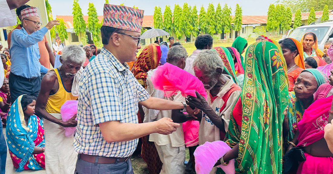 एक थान झुलले दिएकाे खुसी