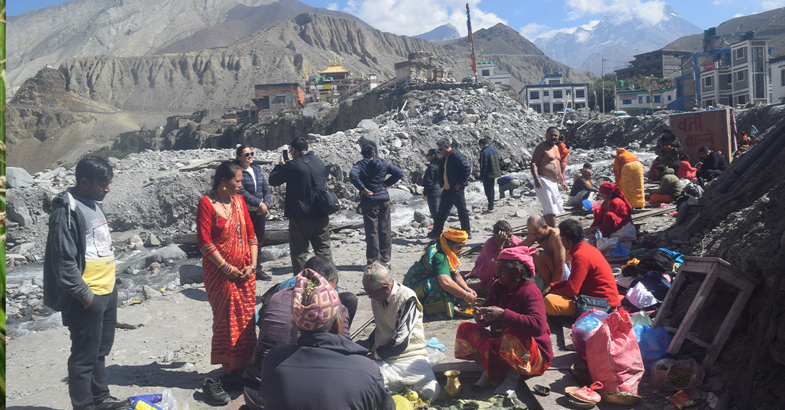 पवित्र तीर्थस्थल कागबेनीमा पितृतर्पण गर्नेको घुइँचो