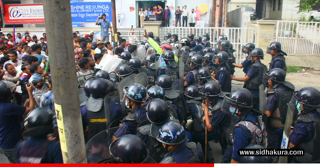 कवाडी व्यवसायी र प्रहरीबीच झडप (तस्विरहरु)