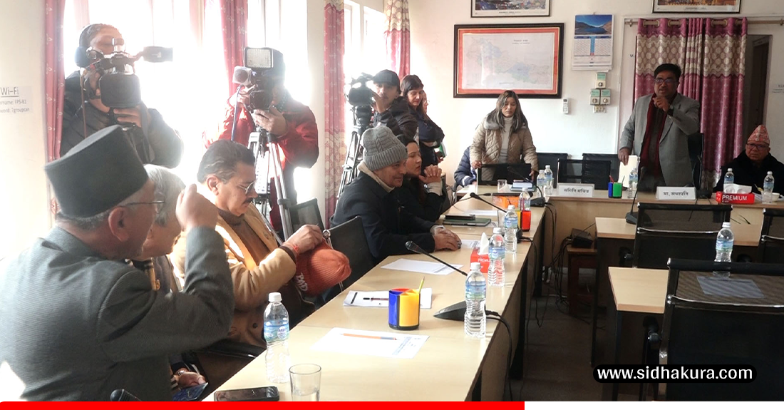 समितिमै बाझाबाझ : सुवालले राजजिशोर यादवलाई भने, ‘तपाईं पनि एक्लै म पनि एक्लै, के फुर्ति गर्छस् तपाईँले ?’