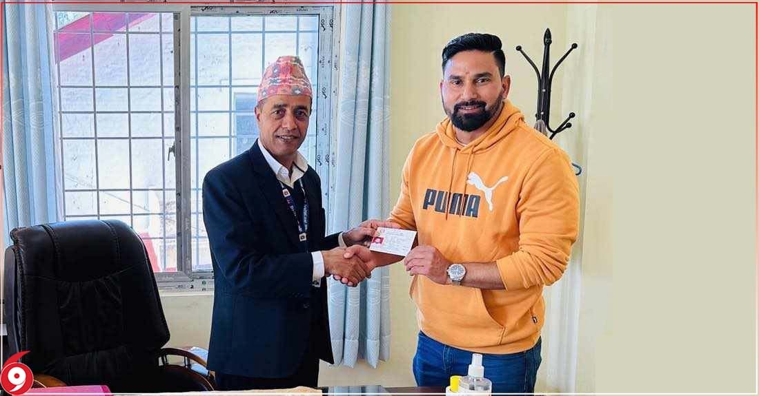 एनआरएन पुरीले लिए कर्णाली प्रदेशमै पहिलो नेपाली नागरिकता