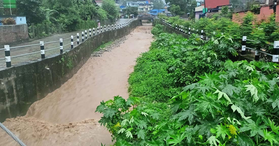 पूर्वका साना खोलामा बाढीको जोखिम