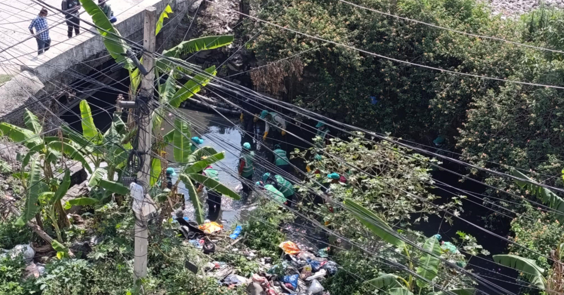 घटेन खोलामा फोहोर फाल्ने प्रवृत्ति, महानगरले जति सफाई गरेपनि खोलामा फोहोर उस्तै