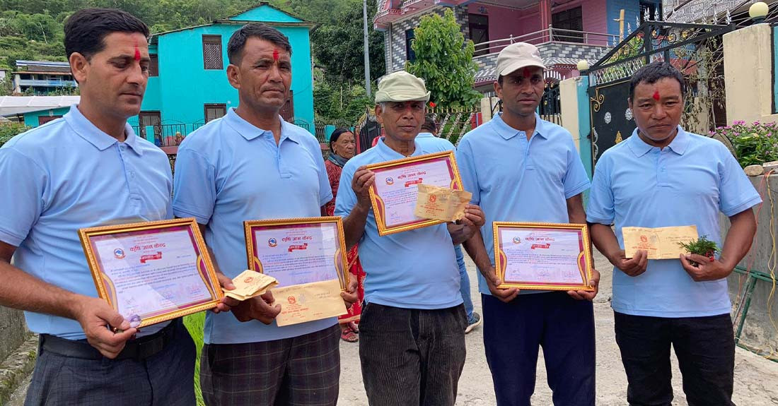 बागलुङका चार उत्कृष्ट किसान पुरस्कृत