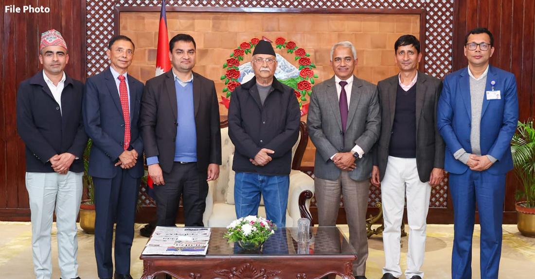 स्वास्थ्यमन्त्री पौडेलले प्रधानमन्त्रीसमक्ष प्रस्तुत गरे स्वास्थ्य बीमा सुधार कार्ययोजना प्रतिवेदन